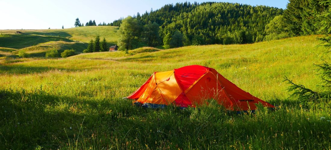 tenda in campeggio in montagna